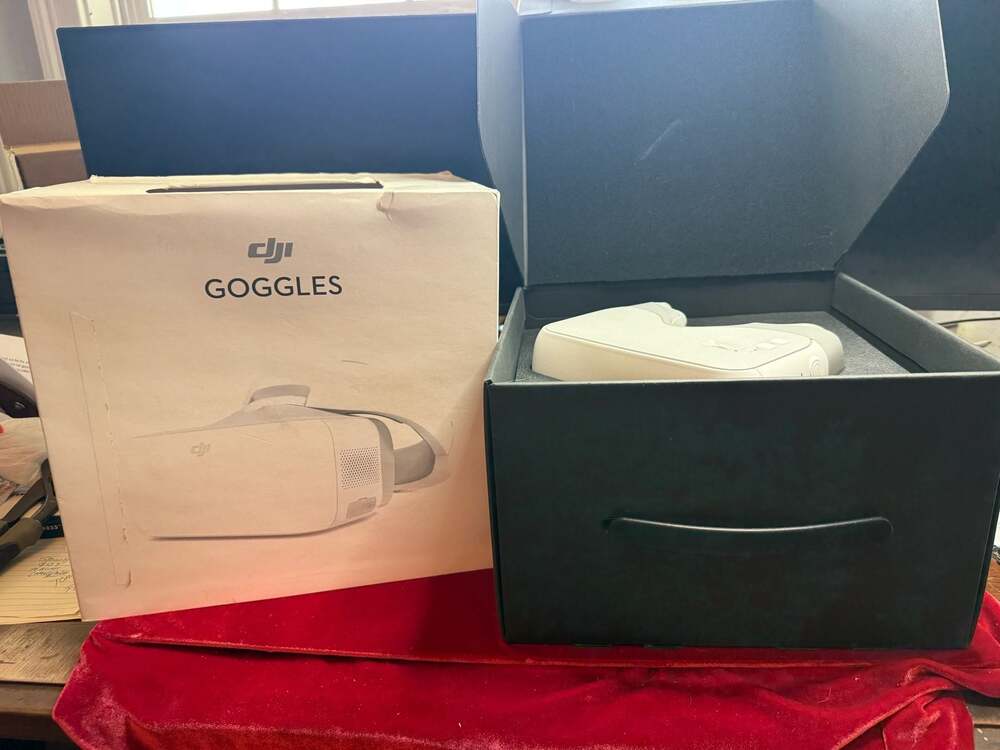DJI Goggles 1080p FPV Headset - White (Original Model) (d)